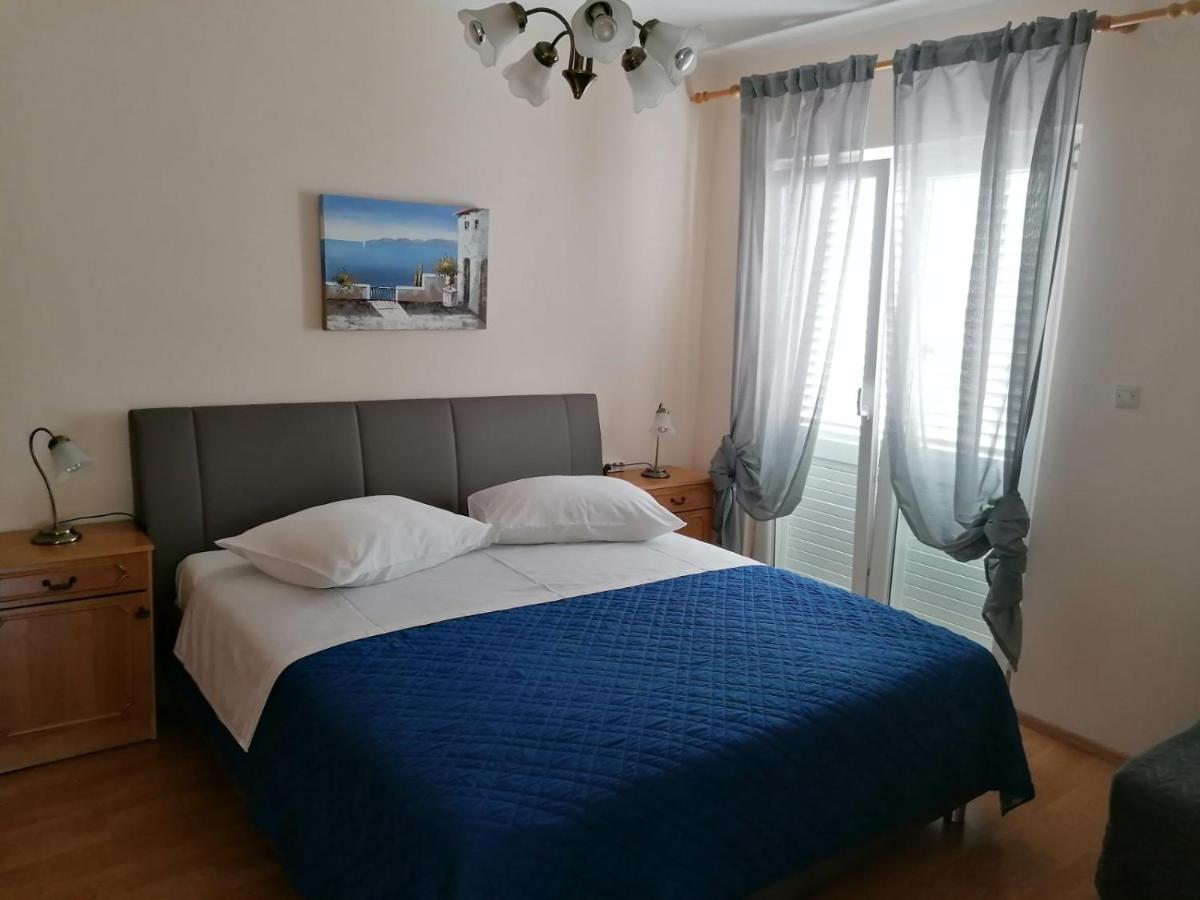 Apartment And Room Guscic Rab Town Esterno foto