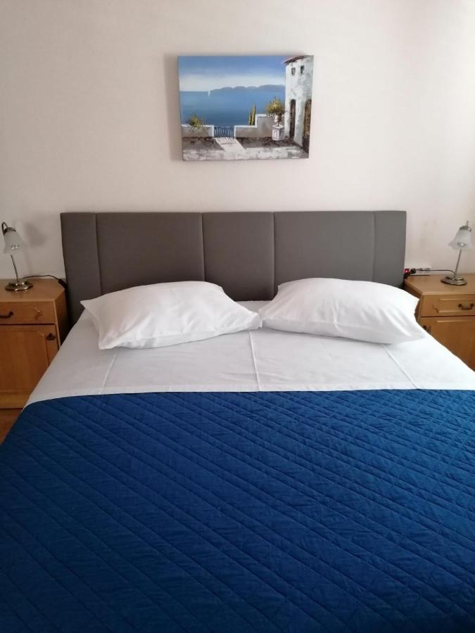 Apartment And Room Guscic Rab Town Esterno foto