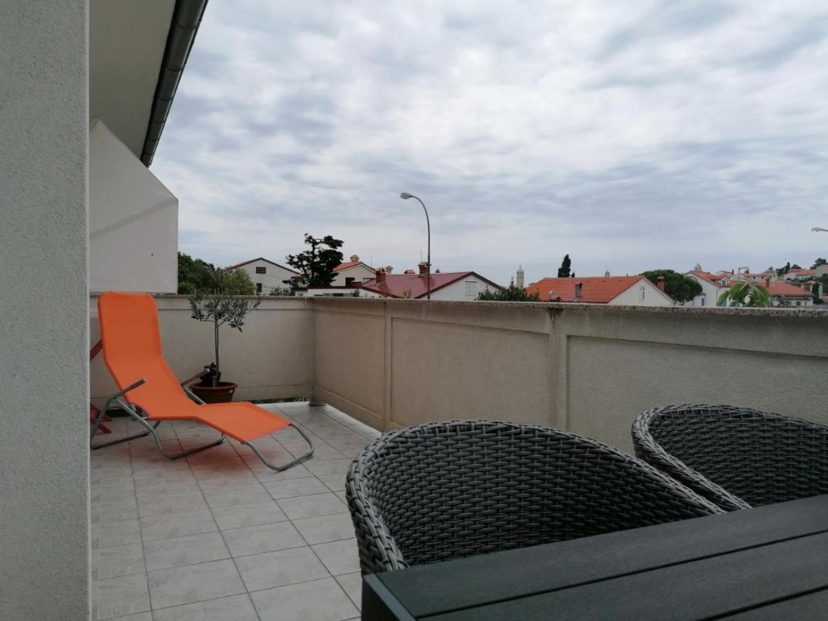 Apartment And Room Guscic Rab Town Esterno foto