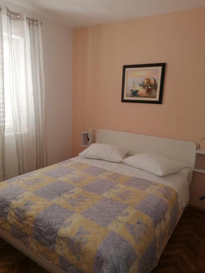 Apartment And Room Guscic Rab Town Esterno foto