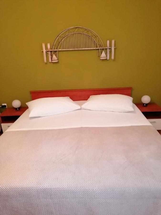 Apartment And Room Guscic Rab Town Esterno foto
