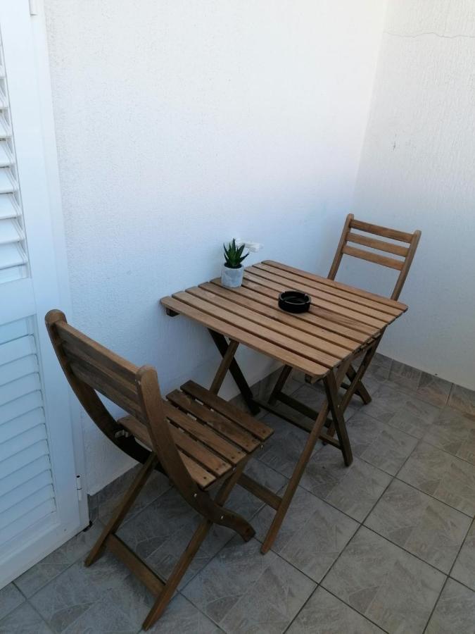 Apartment And Room Guscic Rab Town Esterno foto